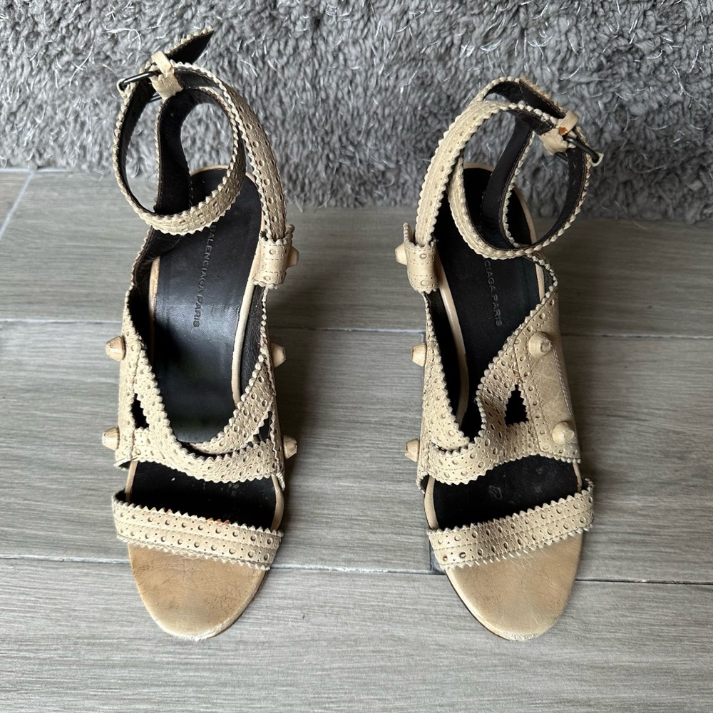 BALENCIAGA Papyrus Lambskin Leather Baby Daim Wedge Sandals - Picture 8 of 8